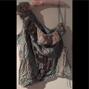 BR Lg Pet One-Shoulder Embroidered Sleeveless Top